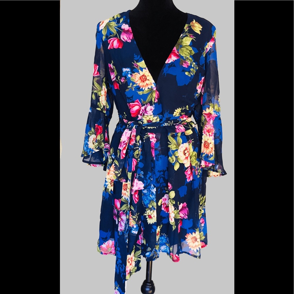 ♥️PLUS SIZE♥️ Gorgeous Floral Print Romper - Picture 4 of 6